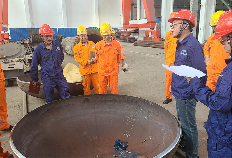 瀘州市市場(chǎng)檢驗(yàn)檢測(cè)中心專(zhuān)家對(duì)弘旭公司開(kāi)展巡診檢查(圖2) 瀘州市市場(chǎng)檢驗(yàn)檢測(cè)中心專(zhuān)家對(duì)弘旭公司開(kāi)展巡診檢查(圖2)