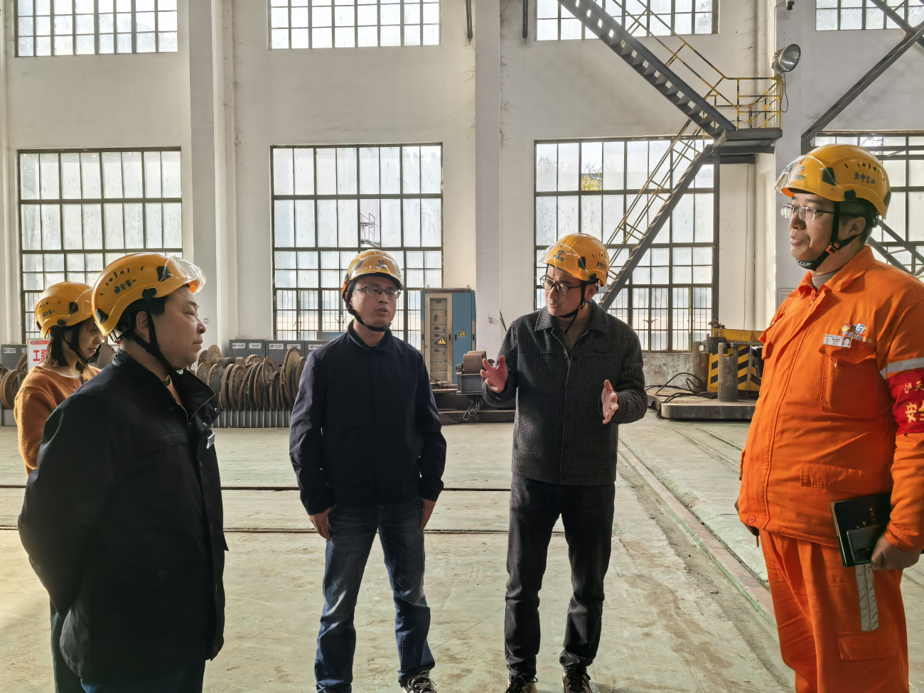 ?瀘天化集團(tuán)安全生產(chǎn)專項(xiàng)督導(dǎo)組赴弘旭公司開展實(shí)地檢查(圖1)