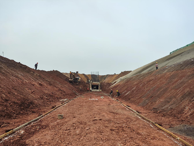 箱涵基坑全線貫通！傅利才、陳懋金蒞臨現(xiàn)場指導(dǎo)(圖2)