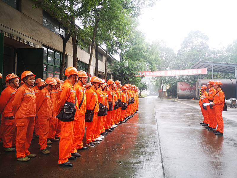 弘旭公司進(jìn)行受限空間現(xiàn)場應(yīng)急處置演練(圖3)